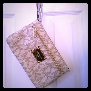Michael Kors Wristlet Purse Wallet